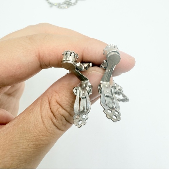 Vintage Clear Crystal Floral Shaped Bib Necklace Clip on Earrings Sets - Picture 8 of 12